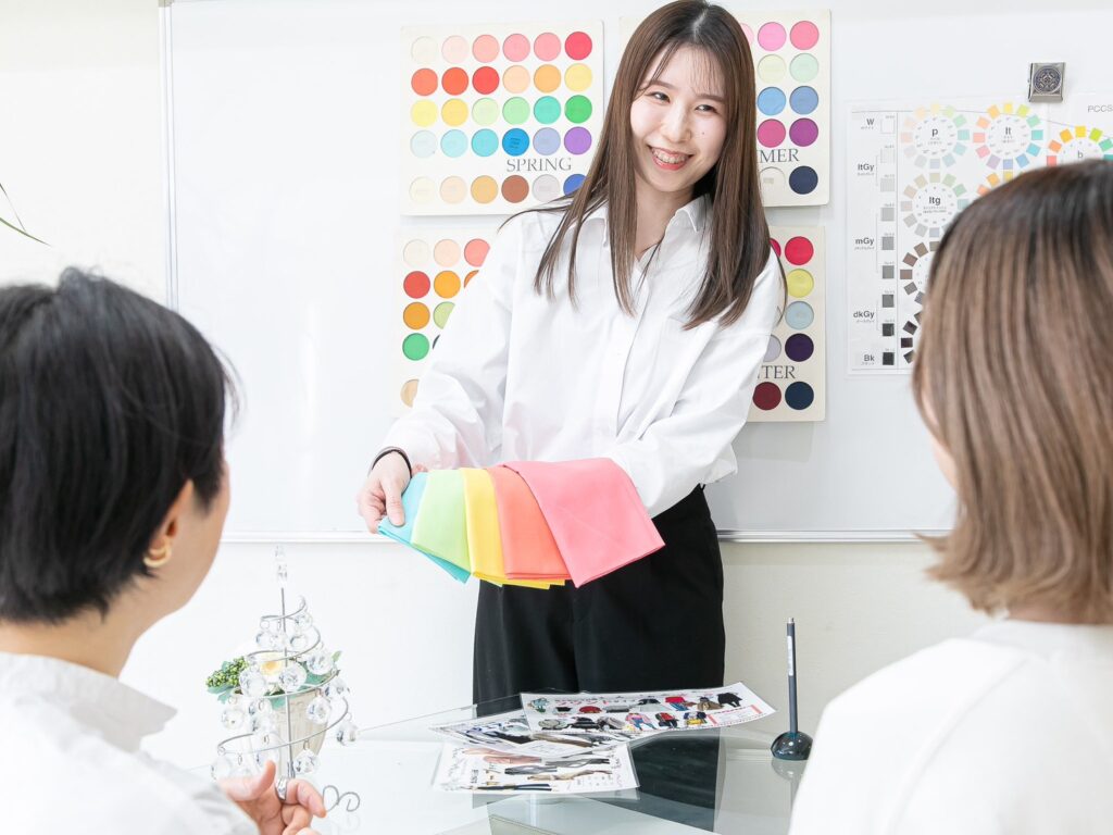似合う色から形をご提案